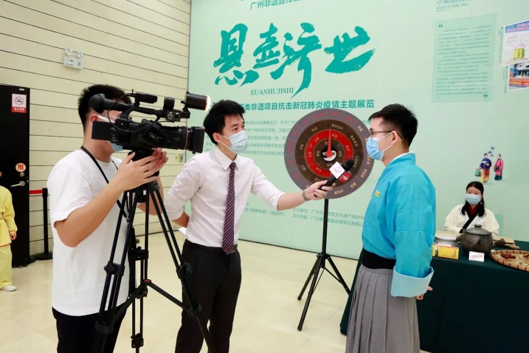 非遗日悬壶济世论抗疫，，小柴胡直播首秀放色泽！