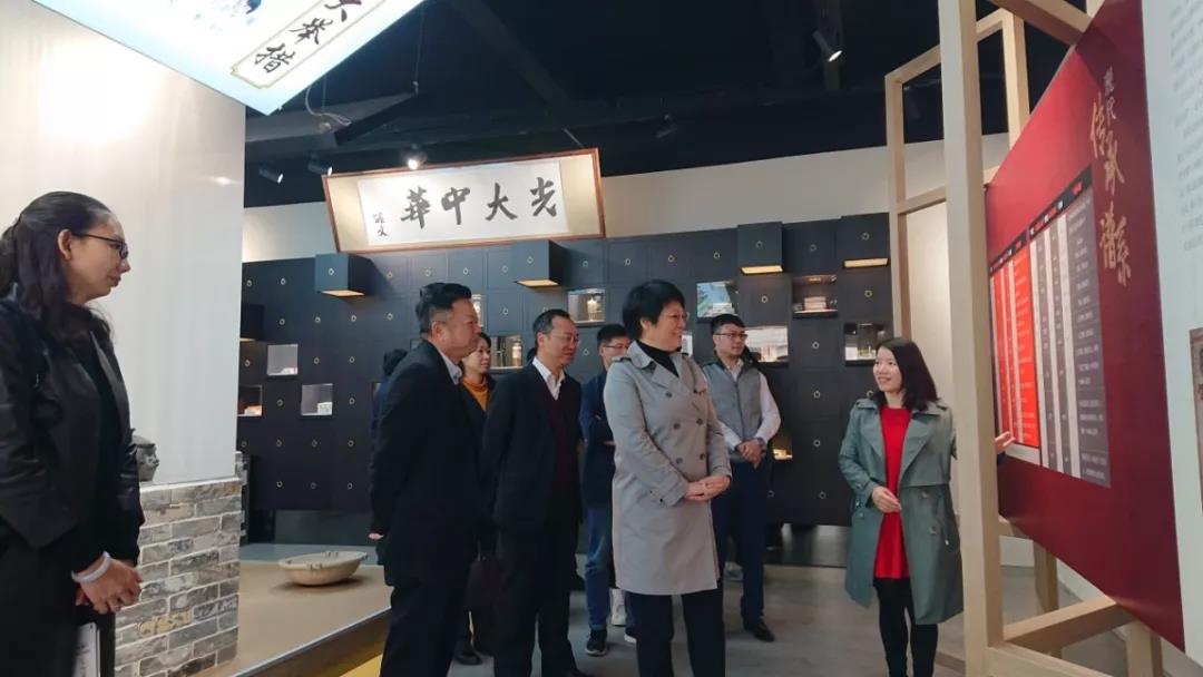 广药集团副总司理、、、总工程师刘菊妍一行到白云山必发7790调研科技质量治理事情