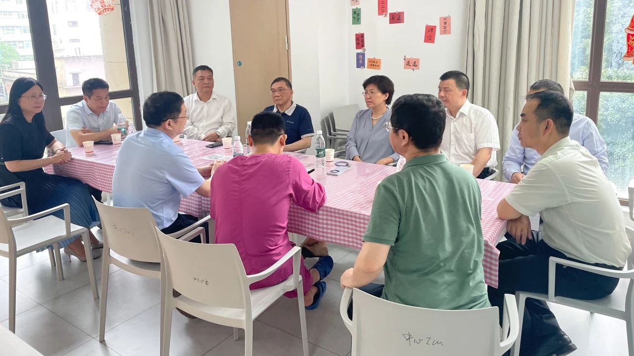 慰问革命先进 赓续红色基因——市委组织部副部长、、、老干局局长刘梅一行慰问我司离休干部刘玉珍同志