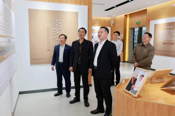 广药集团党委书记、董事长李小军到白云山必发7790公司调研