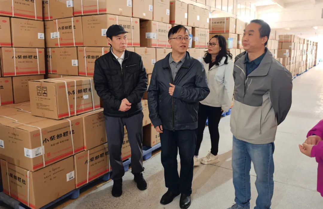 情暖药包 平安护航——白云山必发7790公司开展药包厂区综合检查与慰问活动